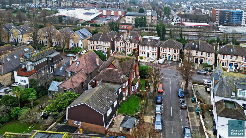 17 WILBURY GARDENS - EXTRA DRONE SHOTS (9).jpg