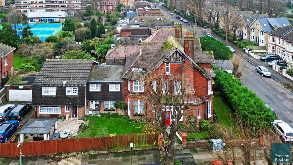 17 WILBURY GARDENS - EXTRA DRONE SHOTS (5).jpg