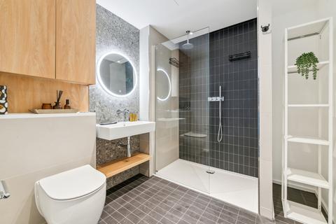 2 bedroom flat to rent, Coda Residences, 6 York Place, London