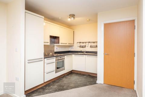 2 bedroom apartment to rent, Claybourne Court, Atherton M46