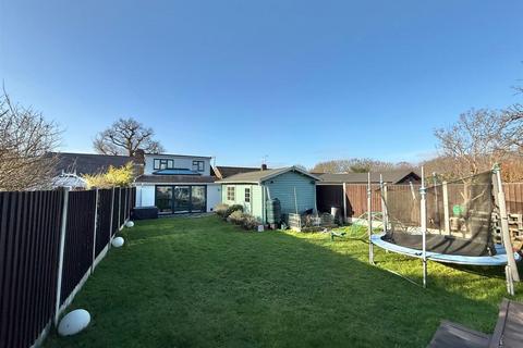 3 bedroom semi-detached bungalow for sale, Oakland Gardens, Hutton, Brentwood