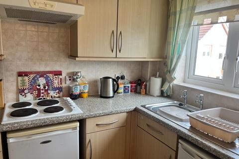 2 bedroom flat for sale, New Station Road, Bristol BS16