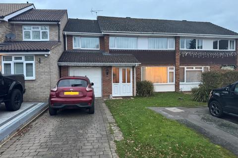 15 Mill Field, Bagshot, GU19 5DR