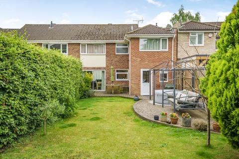 15 Mill Field, Bagshot, GU19 5DR