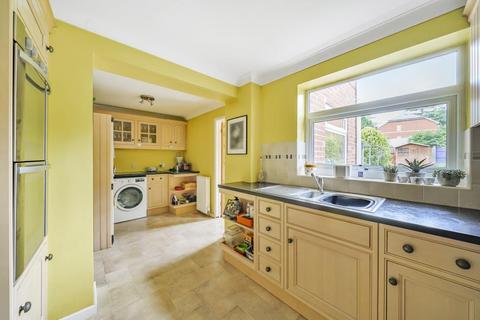 15 Mill Field, Bagshot, GU19 5DR