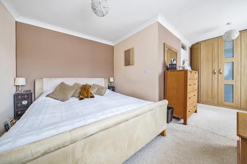 15 Mill Field, Bagshot, GU19 5DR