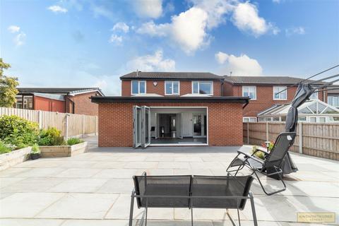 7 Chancel Way, Darwen, BB3 3RL