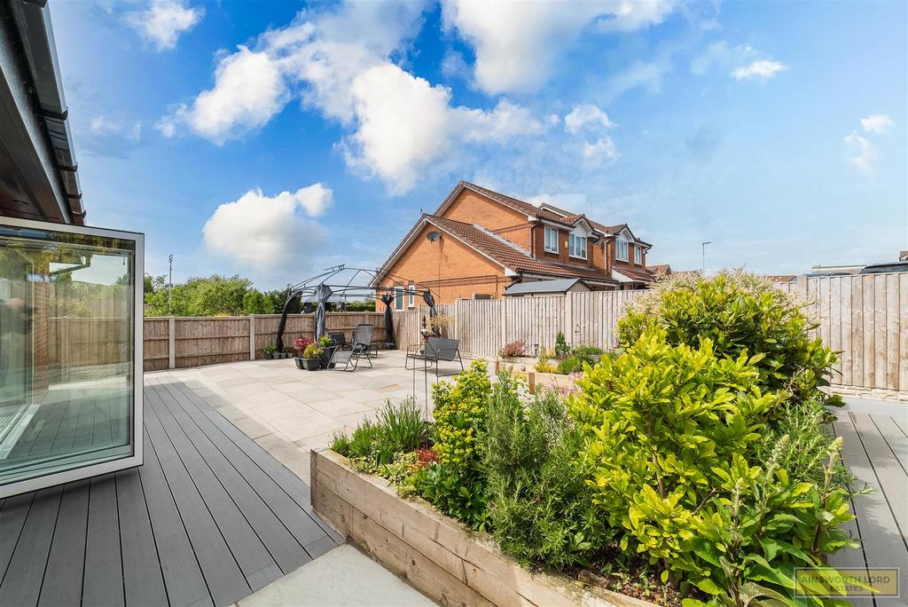 Large rear garden
