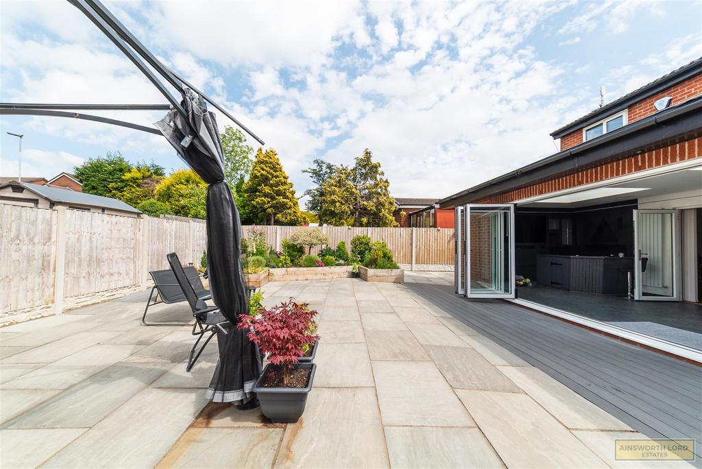 Large rear garden