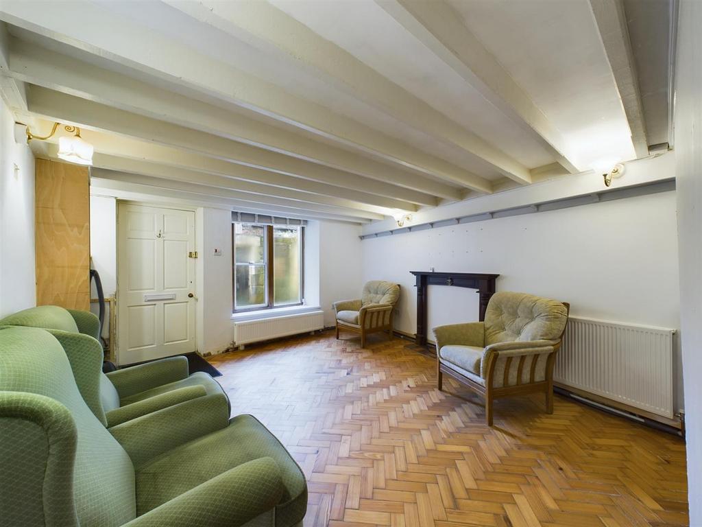 Lounge 4.jpg