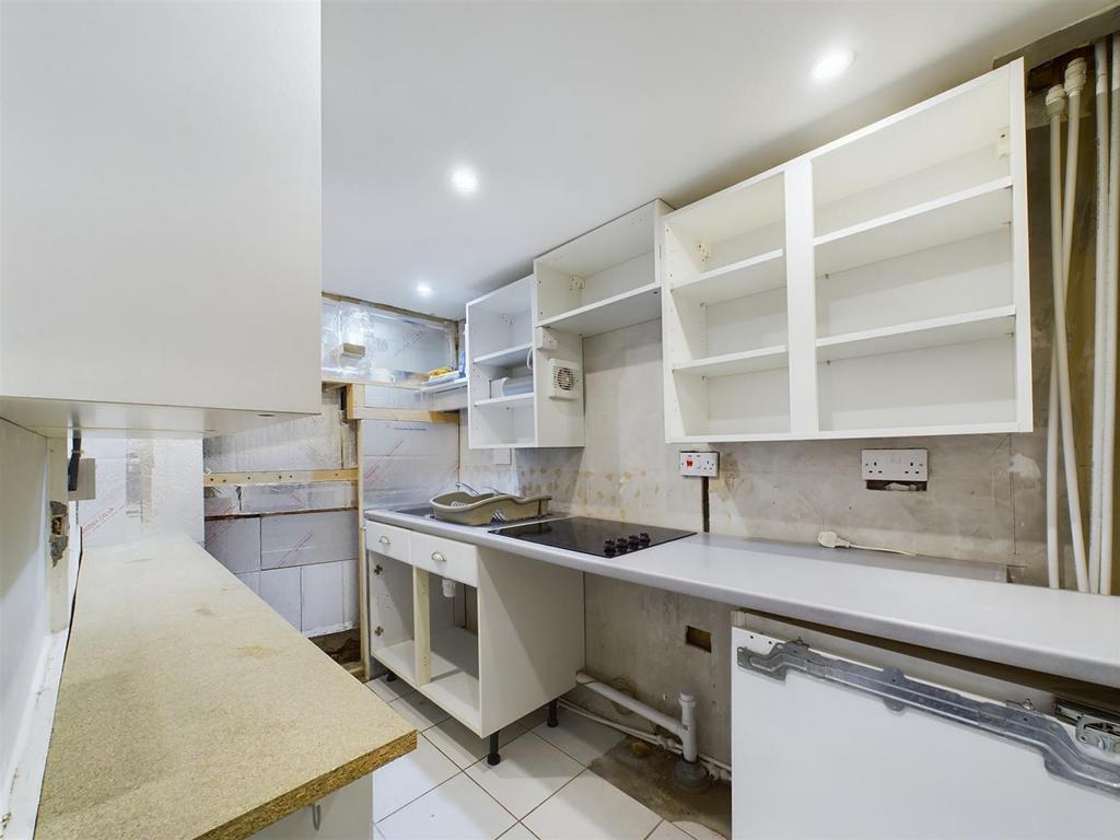 Kitchen 1.jpg