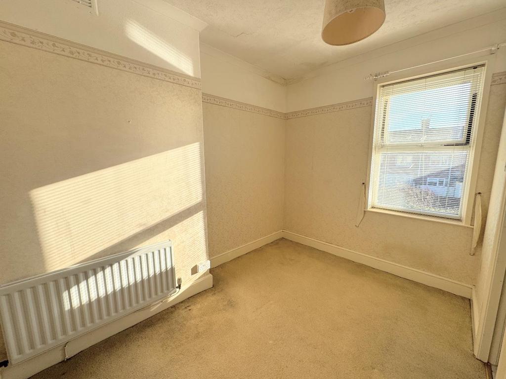 Bedroom (rear)
