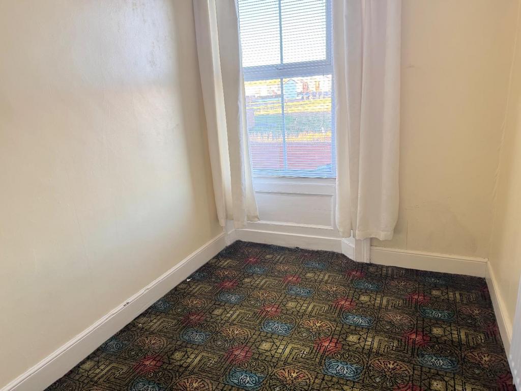Bedroom (front)