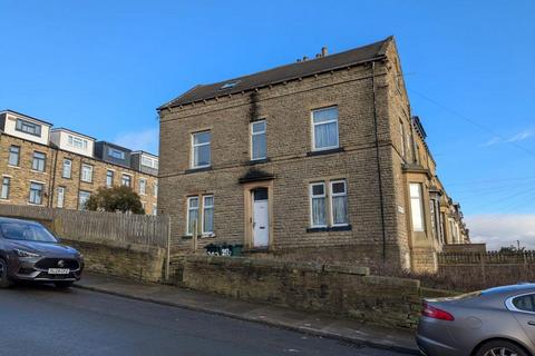 4 bedroom end of terrace house for sale, 292, Undercliffe Street Bradford, BD3 0PH