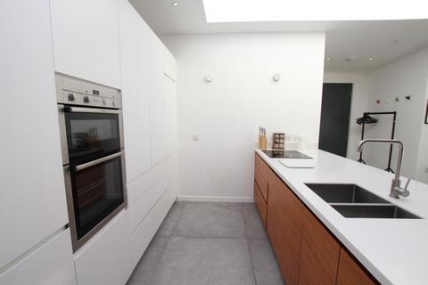 2 bedroom apartment to rent, Westfield Place, Bristol BS8