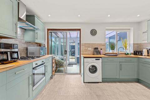 8 Ash Keys, Crawley, RH10 6TJ