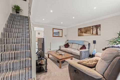 8 Ash Keys, Crawley, RH10 6TJ