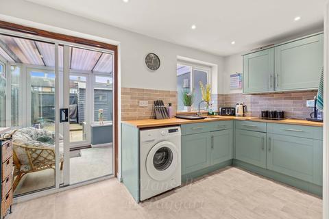 8 Ash Keys, Crawley, RH10 6TJ
