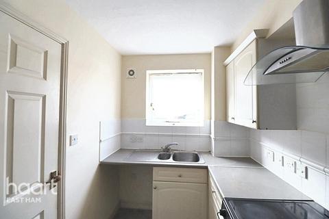 2 bedroom apartment for sale, Albatross Close, London