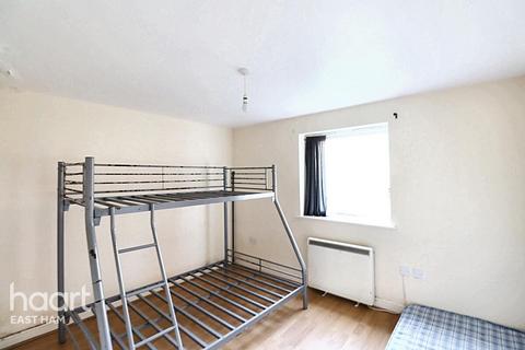 2 bedroom apartment for sale, Albatross Close, London