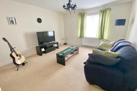 2 bedroom flat to rent, Currane Road, Nuneaton