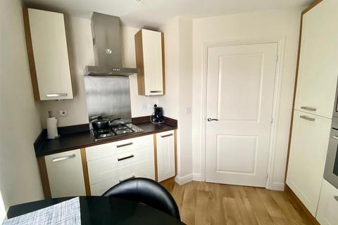 2 bedroom flat to rent, Currane Road, Nuneaton