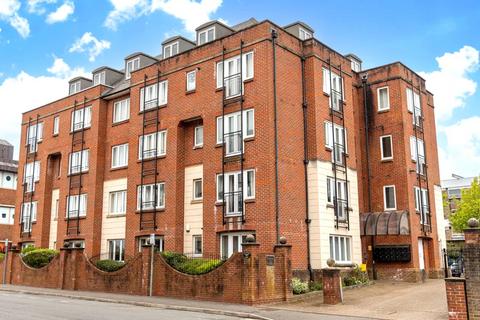 2 bedroom apartment for sale, Garland Road, East Grinstead, RH19