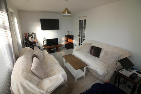 3 bedroom house to rent, Holtdale Road, Leeds