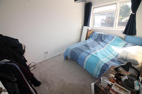 3 bedroom house to rent, Holtdale Road, Leeds