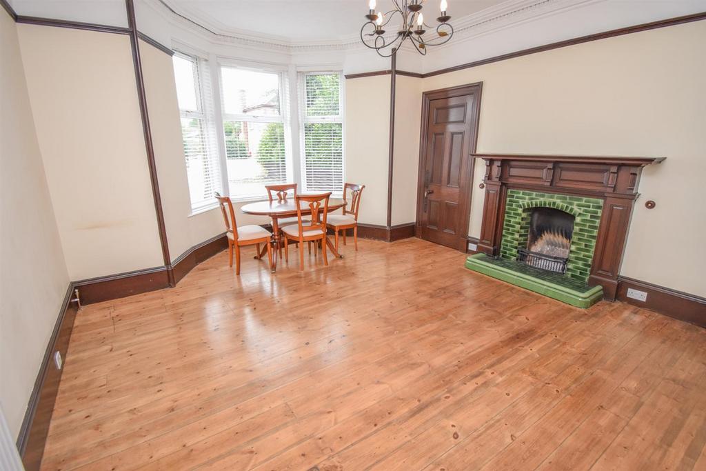 DINING ROOM-2.jpg