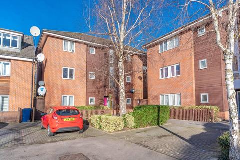 1 bedroom flat for sale, Owen Close, Northolt, UB5