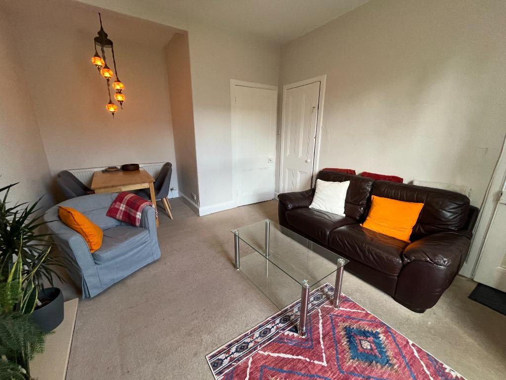 Apartment in Edinburgh, Tollcross - View 2