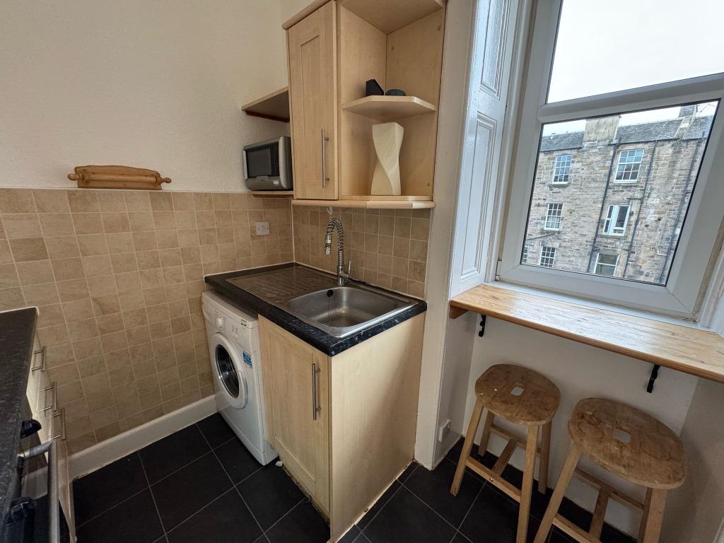 Apartment in Edinburgh, Tollcross - More