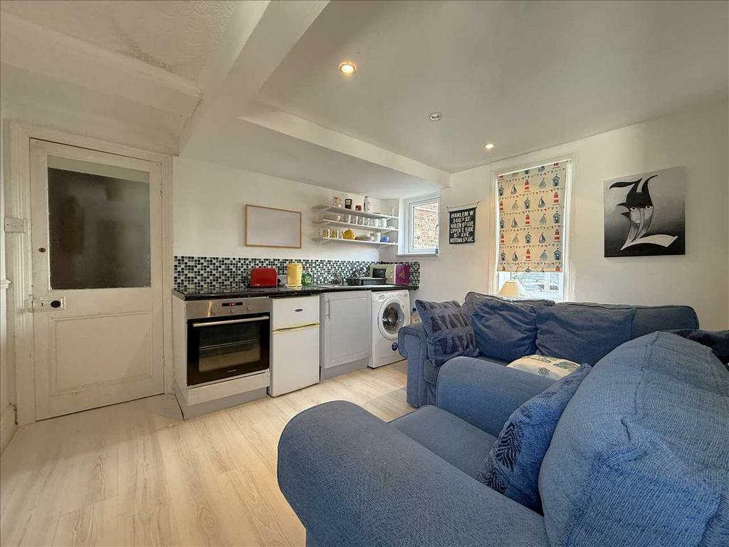 Lounge/Kitchen