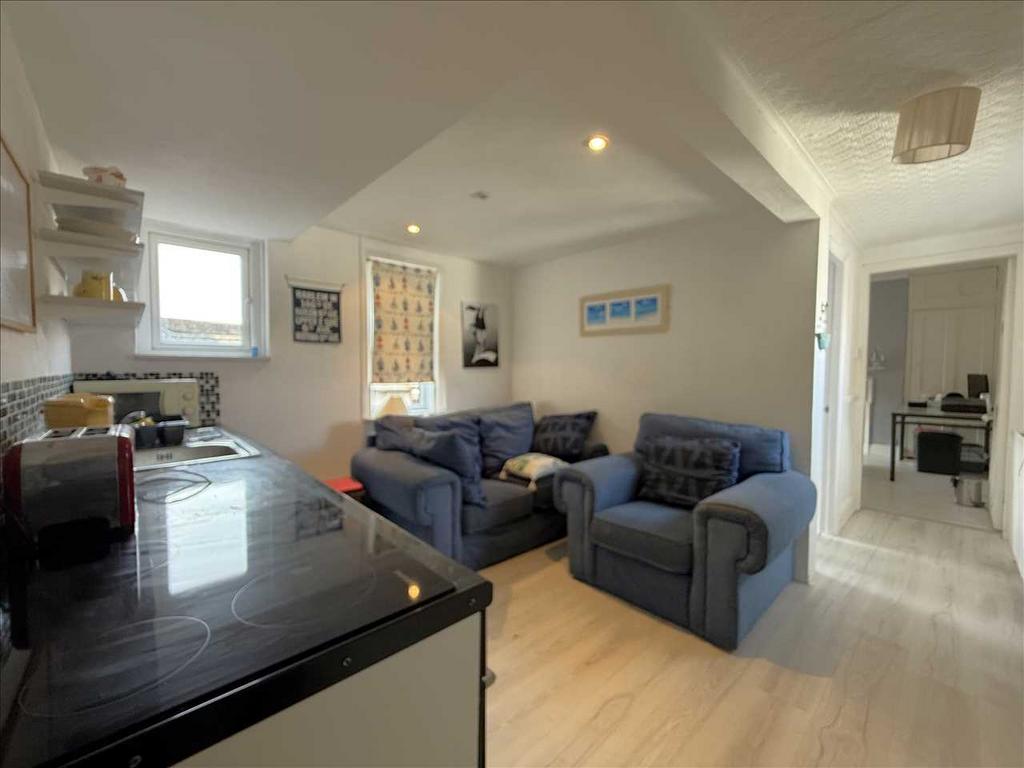 Lounge/Kitchen