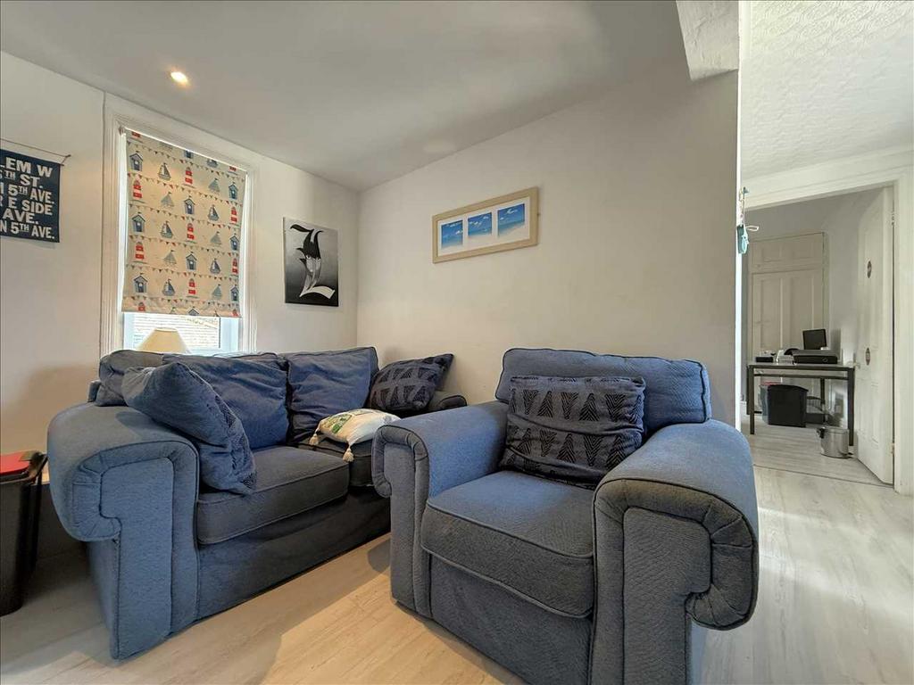 Lounge/Kitchen