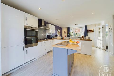 4 bedroom detached house for sale, Coleford - NO ONWARD CHAIN