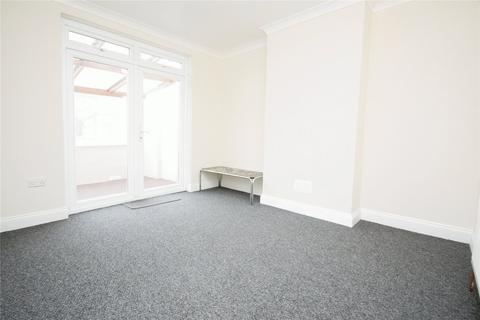 3 bedroom terraced house to rent, Waverley Gardens, Barking, IG11