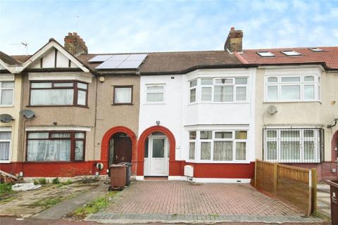 3 bedroom terraced house to rent, Waverley Gardens, Barking, IG11