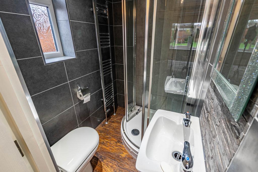 Bedroom1ensuite