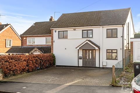 41 Rayfield, Epping, CM16 5AD