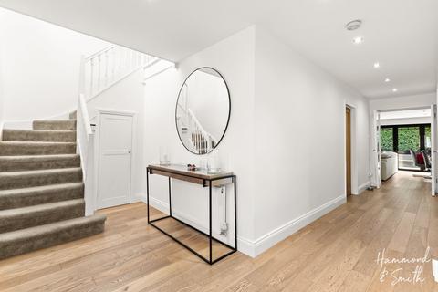41 Rayfield, Epping, CM16 5AD