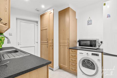 41 Rayfield, Epping, CM16 5AD