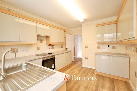 2 bedroom bungalow for sale, Grenfell Avenue, Holland-on-Sea, Clacton-on-Sea, Essex, CO15