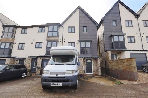 4 bedroom end of terrace house for sale, Runway Road, Plymouth PL6