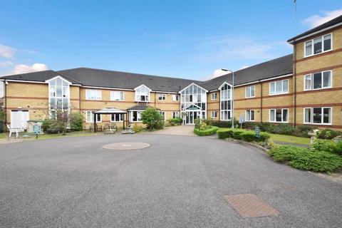 2 bedroom flat for sale, Bushmead Court, Hancock Drive, Luton, Bedfordshire, LU2 7GY