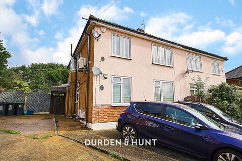 48 Barncroft Close, Loughton, IG10 3EU