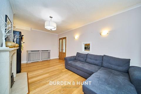 48 Barncroft Close, Loughton, IG10 3EU