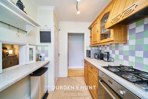 48 Barncroft Close, Loughton, IG10 3EU