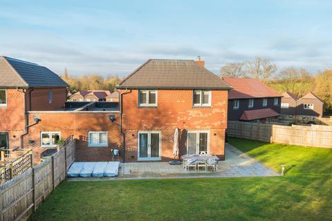 4 bedroom link detached house for sale, Chilloway Close, Crondall, Farnham, GU10